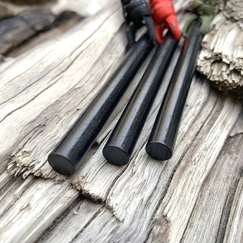 ชุดอุปกรณ์เอาตัวรอด 3-in-1 ของ - Ferro Rod Striker บทวิจารณ์และราคา