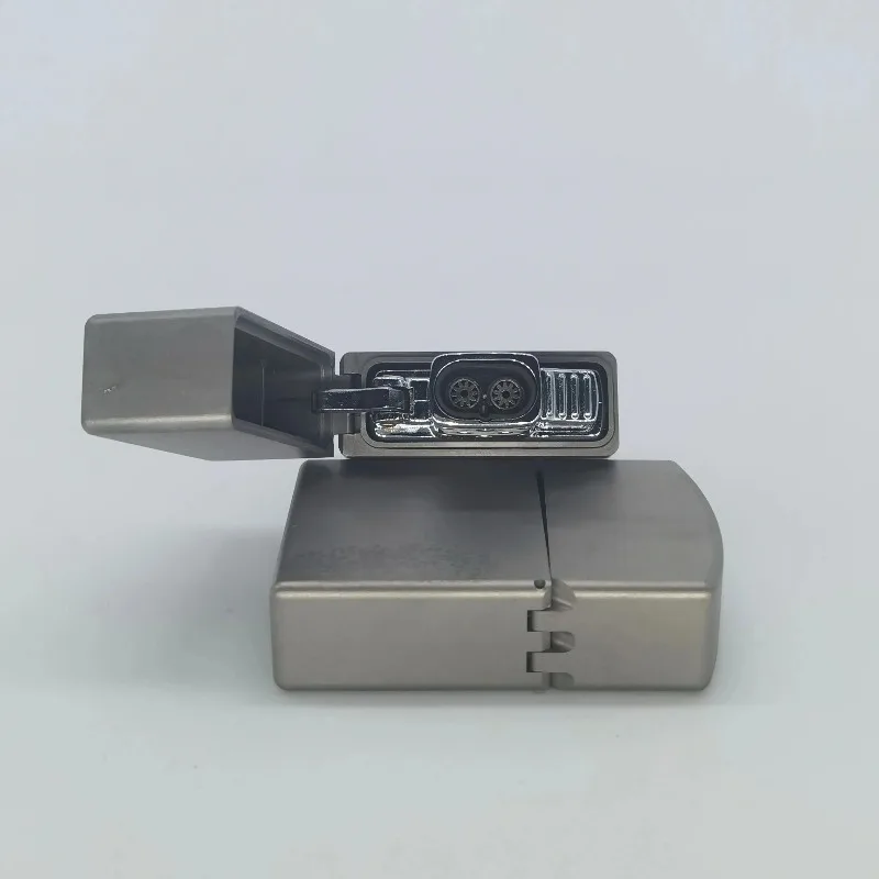 ไฟแช็กกันลมเปลือกไทเทเนียมพร้อ - Lighter Insert Zippo บทวิจารณ์และราคา